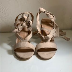 Strap heals
